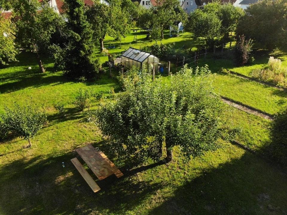 Modernes Studio Mit Separater Kueche Ройтлінген Екстер'єр фото